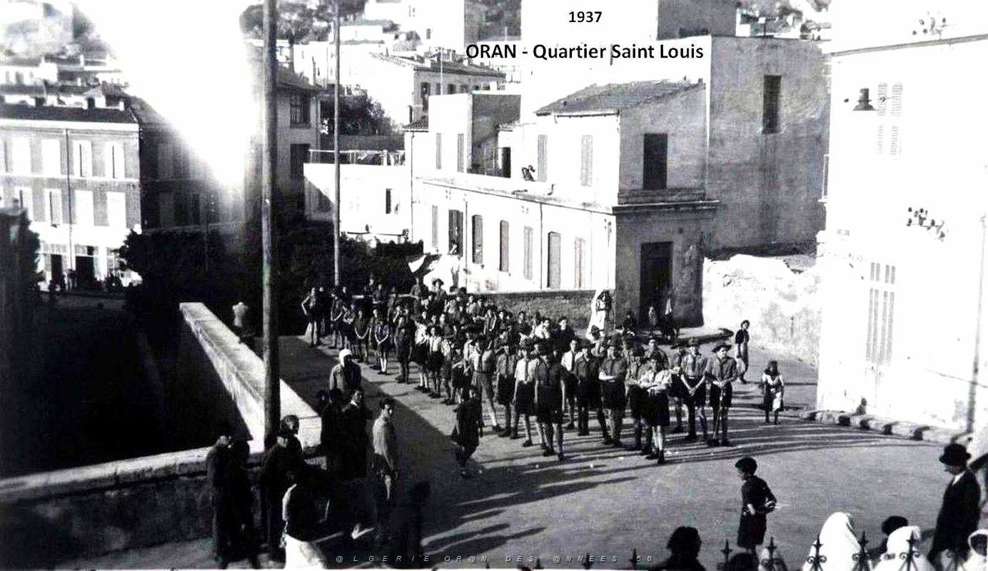 1890- Oran - Parvis Eglise Saint- Louis - Scouts 1937.jpg